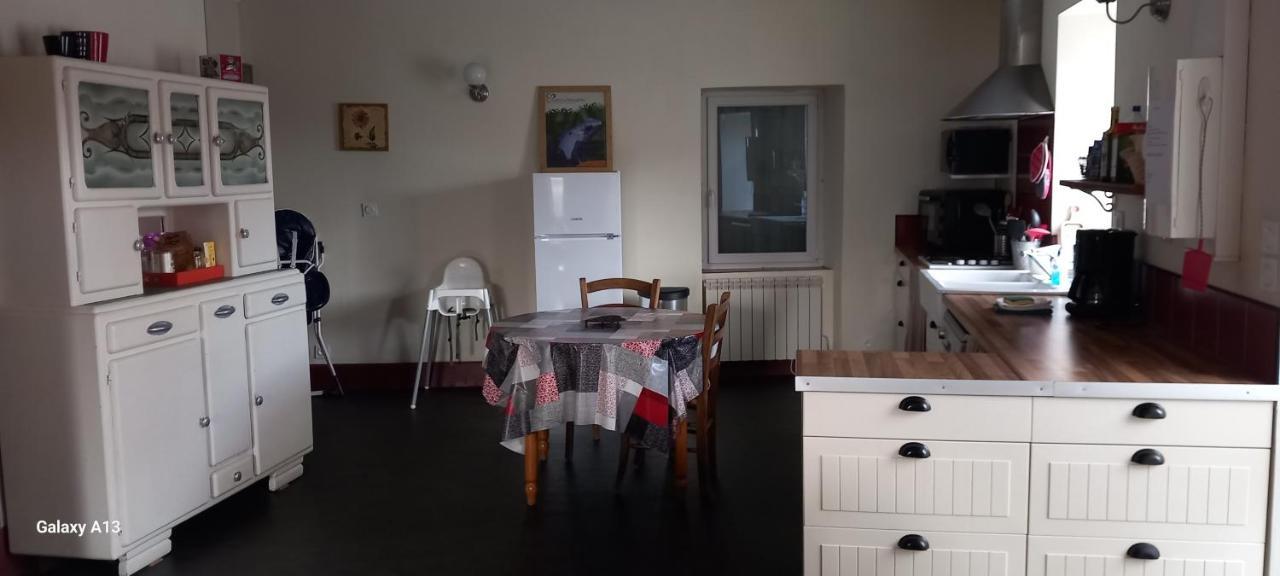 Gite Tante Jeanne Peaugres Kültér fotó